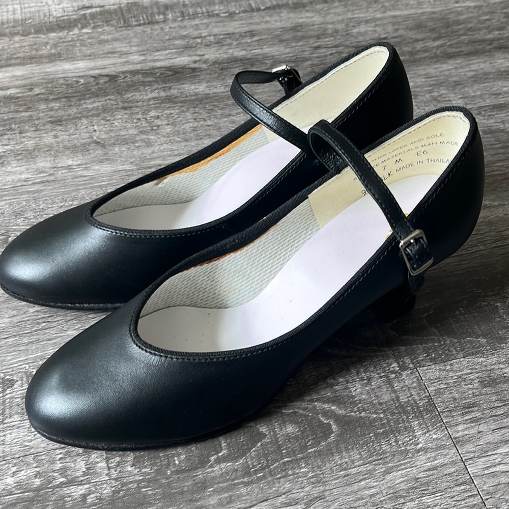 Size 7 M Leo’s Dance Heels